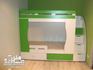 Зеленая детская мебель Калининград Мебель для детской комнаты: двух-ярусная кровать и шкаф. салатовая с белым