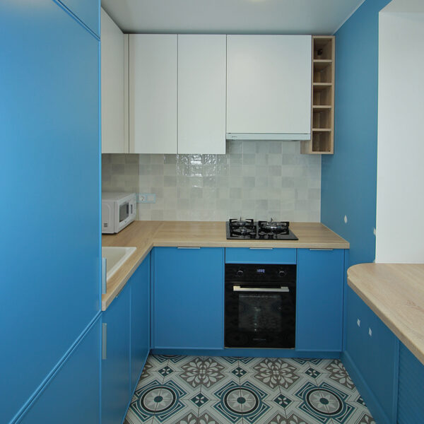 Маленькая синяя кухня на заказ в Калининграде кухни Калининград